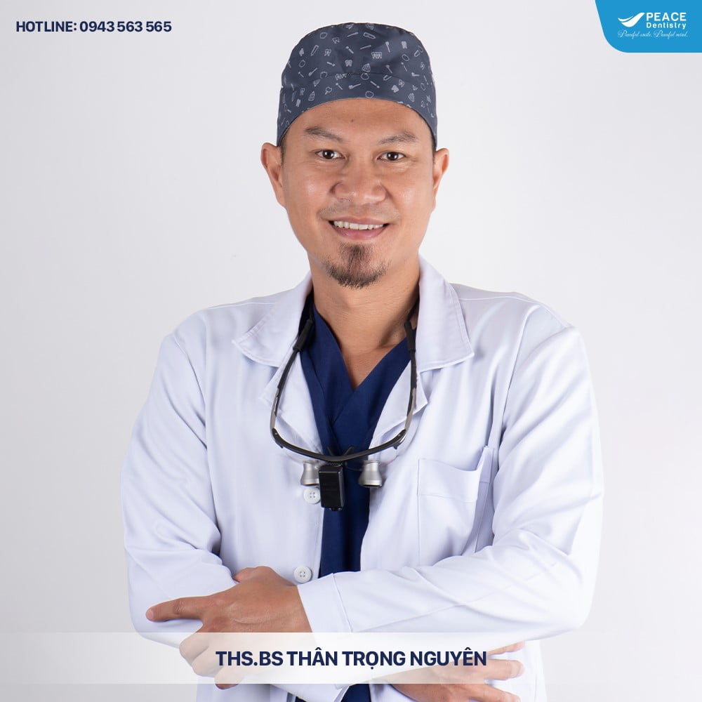 đội ngũ bác sĩ implant tại peace dentistry
